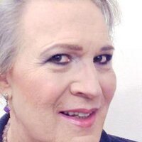 J.L. Henshaw (@jlydiahenshaw) Twitter profile photo