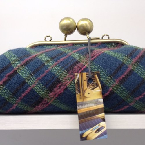hand weaver