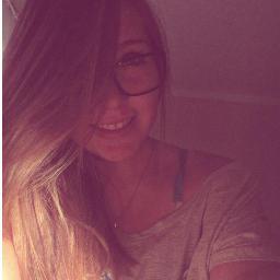 Hi! ;) I am #Belieber, and I am proud of it;*. My biggest dream is meet @justinbieber. Follow me, and I´ll follow back. ;)