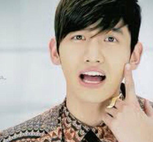 人類みなチャン民 Kstyle News F X ビクトリア スプーンの中の男は 東方神起 チャンミン Snsの写真に視線集中 Http T Co R0tksz40lb 韓国芸能ニュースはkstyle どうなん ガセなん チャンミンって言われると それにしかみえなくなってきて