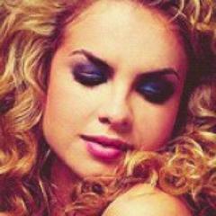 Sou Lua Blanco da novela Rebeldes me sigua!!