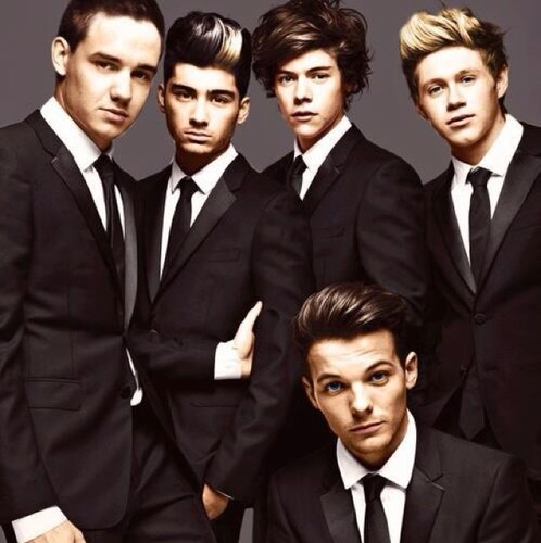 I write mostly dirty imagines about One Direction and Cody Simpson and will do requests! 

http://t.co/FUcm7D5c