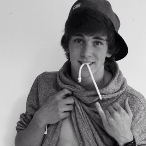 wills_rp's profile picture. We had an idea she stole my heart and I stole hers @fauxxari ❤