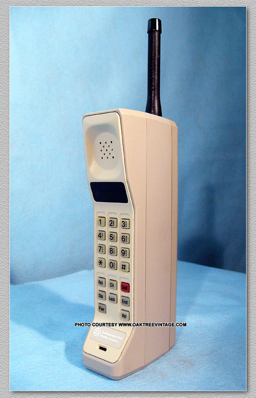 davez_phone's profile picture. Just some obsolete cell phone squealing about what my owner Dave is up to