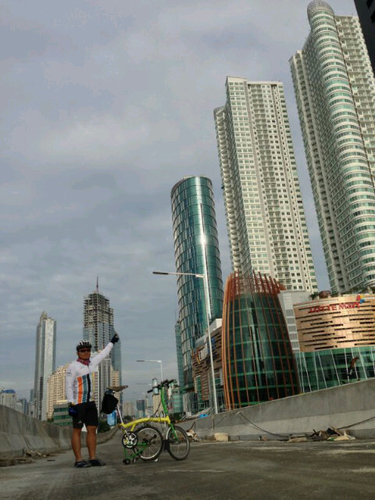 qwinboy's profile picture. just ordinary man, husband & dad...