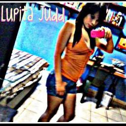 Cαntαnte, αctriz, modelo, diseñαdorα de modαs, conductorα, es lo que me hubierα gustαdo ser... Pero simplemente soy yo. FOLLOW ME,,♥