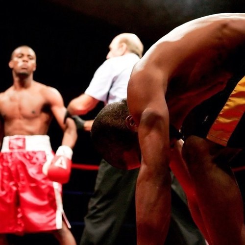 Professional Boxer in Norfolk, VA signed to Al Haymon Promotions. For booking info, email boxngogym@gmail.com Follow me on Instagram: @ChrisBoxNGo