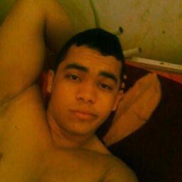 Hétero, Corinthiano, 19 anos, Idiota(isso me faz Feliz) ...mais informações:https://t.co/bb5sOxxF