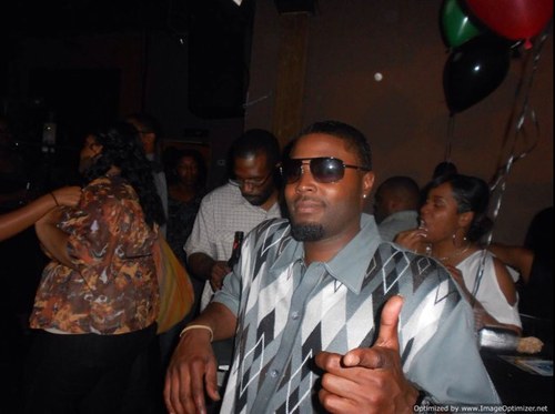 Hp_Ez's profile picture. A quiet person but quite a person. Striving to be the best father, brother, and son I can be. My family makes my life worth living.