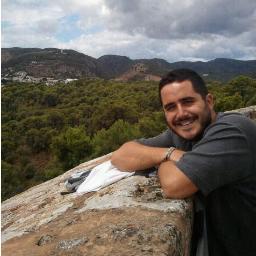 Professor bromista, amant de la música i dels esports.