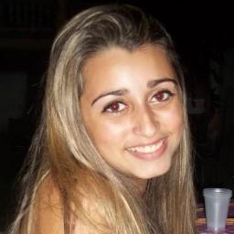 Tenho 18 anos,sou de peixes,gosto da noite,amo chocolate,namorando,gosto de conhecer pessoas novas.