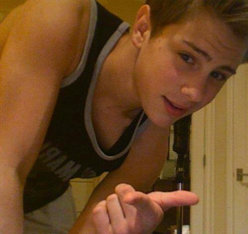 GabrielLynchEPA's profile picture. Gabriel Lynch||Potterhead||Laser Eyes & Electricity||Singer,Rapper,& Dancer||Swaggy,Smiley,and Goofy||