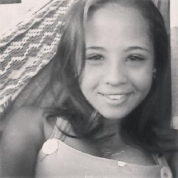 geminiana , 15 anos . ;}