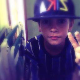 Algumas pessoas amam o poder , e outras tem o poder de amar  .