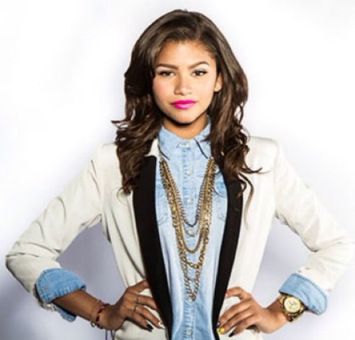 I just must say that i am the biggest fan of Zendaya (@Zendaya96) love her