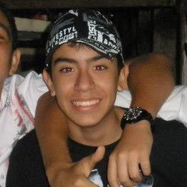 It_FabricioV's profile picture. Potterhead, católico, carioca, praieiro, chicleteiro, sonhador que vive com a humildade de quem sabe onde quer chegar.