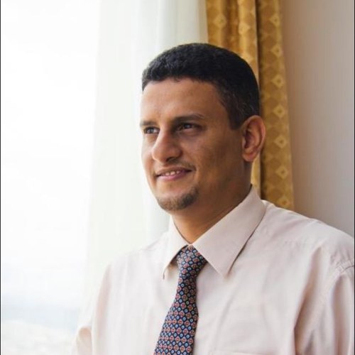 مدير المشتريات الخارجية في شركة ماس للإنتاج الفني والإعلاني، درس هندسة الإتصالات والحاسبات في جامعة تعز كلية الهندسة وتقنية المعلومات