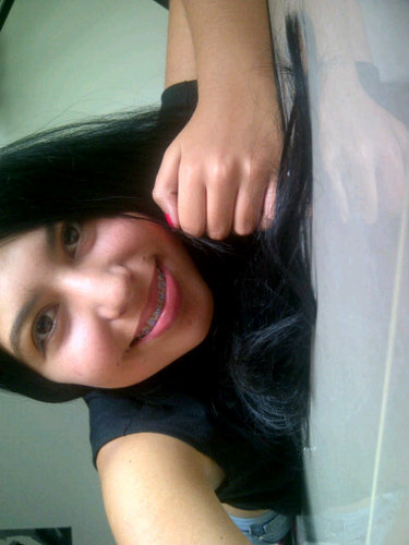 I'm Mitschel, I like music, chocolate and fantastic stories;always remember you know my name ,not my history. ♥