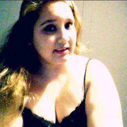 hellow my name is jeanine and i like sex /.^/
kik;bubblesjeanine lets have some fun (;