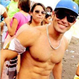[Um fato sobre mim: Coisas proibidas me atraem.]