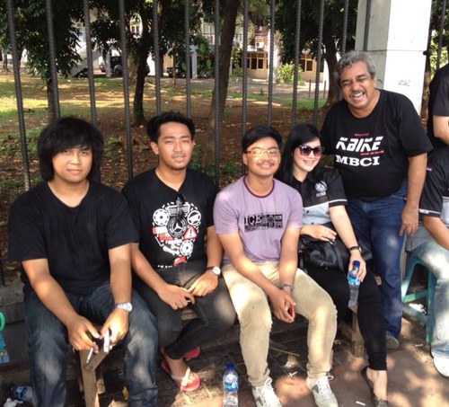 billyrend's profile picture. Not so well educated, not that moron too[at least 124 isn't bad for an IQ number]...just proud to be Indonesian!