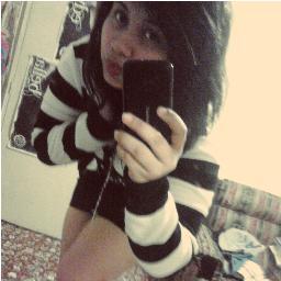 mi mejor amiga aunque me muerda mi carita @Te_Stalkeo_ te adoro mejor amiga :3 mi loca bipolar @enamorada_D AMO LOS HERSHEY'S :33 & tambien a mi novio ♥