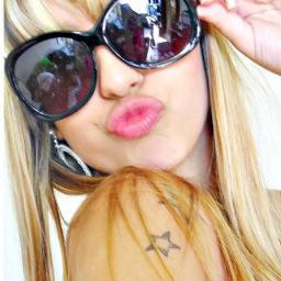 20 Aninhos , linda , Namorando Sério , Careta , mimada #Menina de ouro , Mãe Ti amo 3
