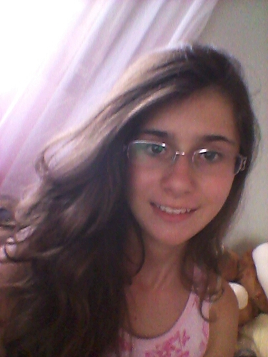 ..nunca imaginei que um dia eu ia amar assim,o teu sorriso me completa vem cuidar de mim..