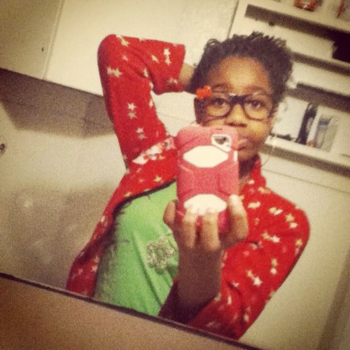 I love to have fun and to make people laugh and im a big fan of mindless behavior and Jacquees which yu should follow him and look him up on youtube