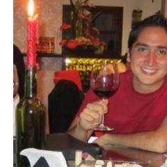 Promotor del buen vino, especialmente del Mexicano, me gusta disfrutar la comida y experimentar con sabores.
