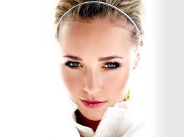 I'm Hollie, I made a deal with a devil and now I'm surround by the dark. {RolePlay}