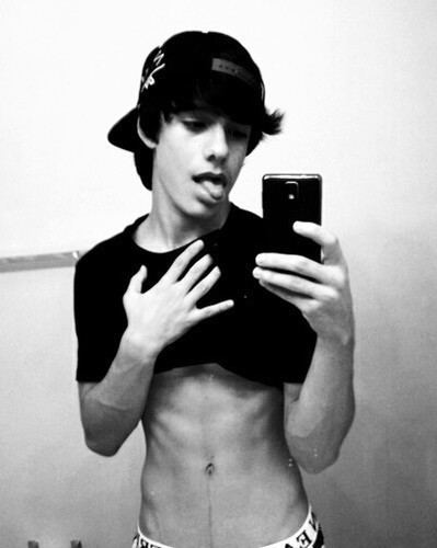 See that sexy button ;) yeah go click it sexy ;D