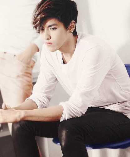 Wu Yifan Leader of Exo-M ♫ i love you my exofan ( i'm thaibot in #OfBOTHFAM ) please support EXO and onfreefamily. thank you for follow me ♥