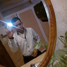 soy un chavo al que le gusta luchar por lo que quiere, socializar, estar en mi laap y salir adelnate con mi enfermedad...