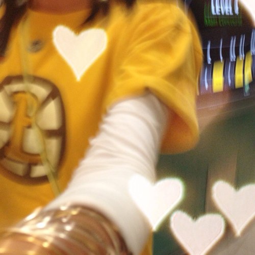 ABeautifulMuse's profile picture. 23, recent post grad working as a freelance journalist. My avi is me. #beer #love #friends #green #hockey #iPhone. ✨