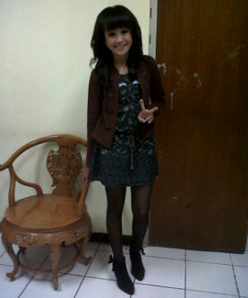 ♥GOD,mom,sist,family,friend♥bsketball , singing&Dance , JHS 3clp  ,  BF&BF  ►♥JIMI, FAHMA,ISTI ♥ follback & pin ? Mention :)☺✗