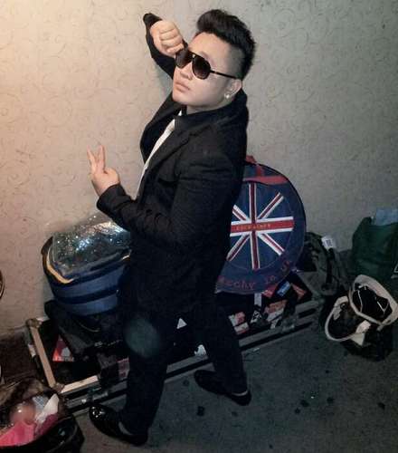 jefrinovrizal's profile picture. Shopaholic, partyholic, hits melejit spekta!! | pin  : 296B711E | skype : jefri.novrizal | LINE , path  : jefrinovrizal | what'sapp : +6285624624527 |