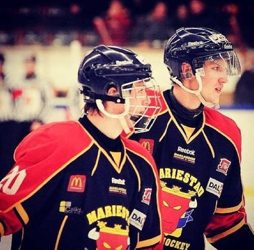 JohanFrick28's profile picture. Spelar back i Mariestad Bois Hockey, fiskar och finner harmoni i vardagen inget märkvärdigt med det