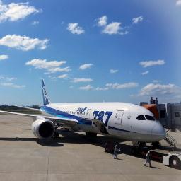 必要以上の想像力の持ち主。 海好き、音好き、空も好き…んでもって「想像と創造」が大好きな男です。
