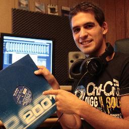 Trance- and House Producer
http://t.co/1QKK1QLo