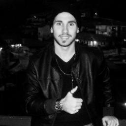 Ricorda che a volte l' amore può far male.Ma del mio non ti devi preoccupare, perchè non può finire come l' acqua dentro al mare. @Modà