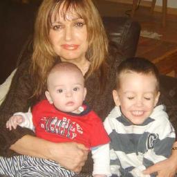 Mother of 2 girls G/Mother 2 Boys Danielle Steel fan & everything romantic Enjoy contact with people worldwide