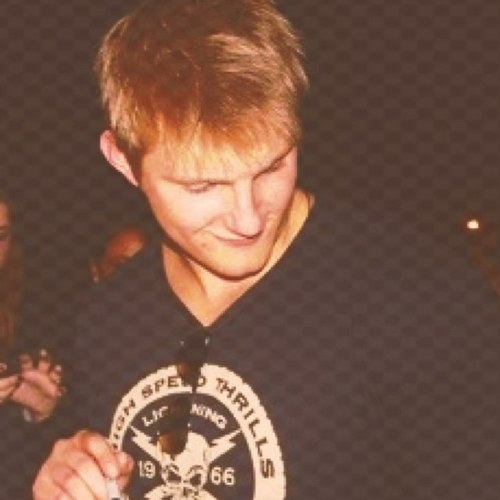 JasonGracePJ's profile picture. Hi, I'm Jason. 
|Official @PJODemigodWorld RP|
Join us http://t.co/RqGxCESs