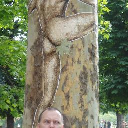 Disgruntled dendrophile, but smiley. Out there, living the dream, despite not being keen, on ice cream.