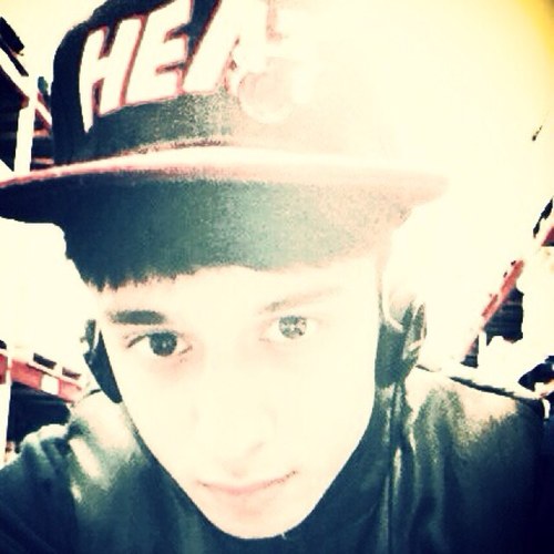 khAlid10x's profile picture. Keep Ya Head Up !