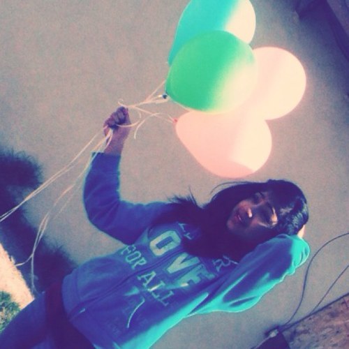 im a girl that wants her dreams come true and that doesnt care about wath people say about her im just a girl that wants 2 enjoy her life how it supost 2 be