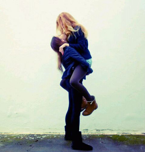 cova_benitez's profile picture. 16. Mi doce. «Se van con putas para olvidar princesas». BJD.