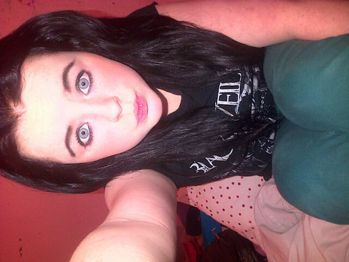 I adore music, i LOVE bands like: BVB, MCR, FIR, GD, SWS, ATL, BMTH+BFMV!follow i'll follow back (: