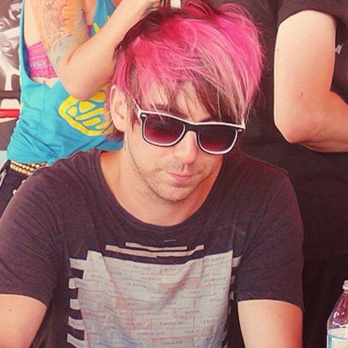 aIexandcr's profile picture. maybe I'm amazed that I got this far..