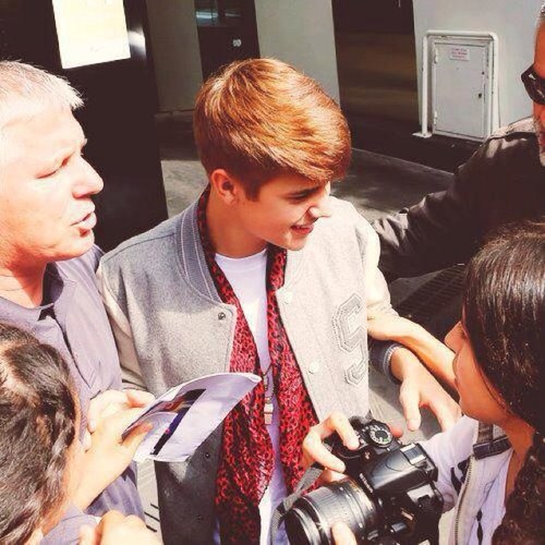 Bieberl0ves1D's profile picture. Bieber-Direction. Cece frey, Emblem3 & Taylor swift makes my heart race. Dont cry, say fuck you and smile. Follow me and i'll follow u back.